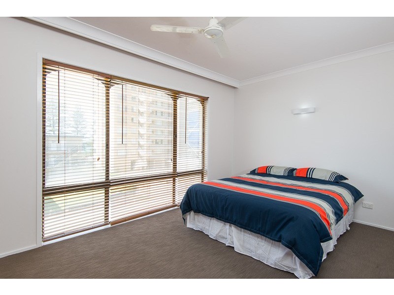 2/53 Hayle Street, Burleigh Heads QLD 4220