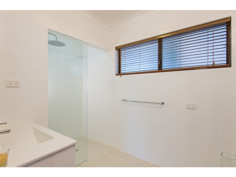 2/53 Hayle Street, Burleigh Heads QLD 4220