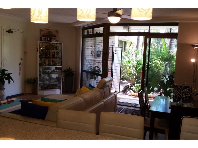3/24 Second Avenue, Broadbeach QLD 4218