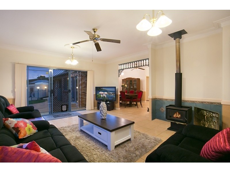 9 Dungogie Drive, Tallebudgera QLD 4228