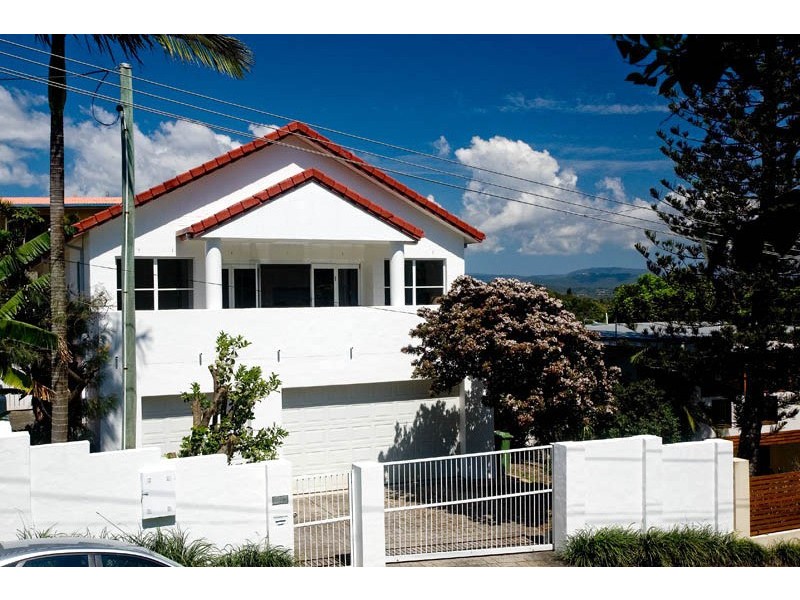 32 Brakes Crescent, Miami QLD 4220