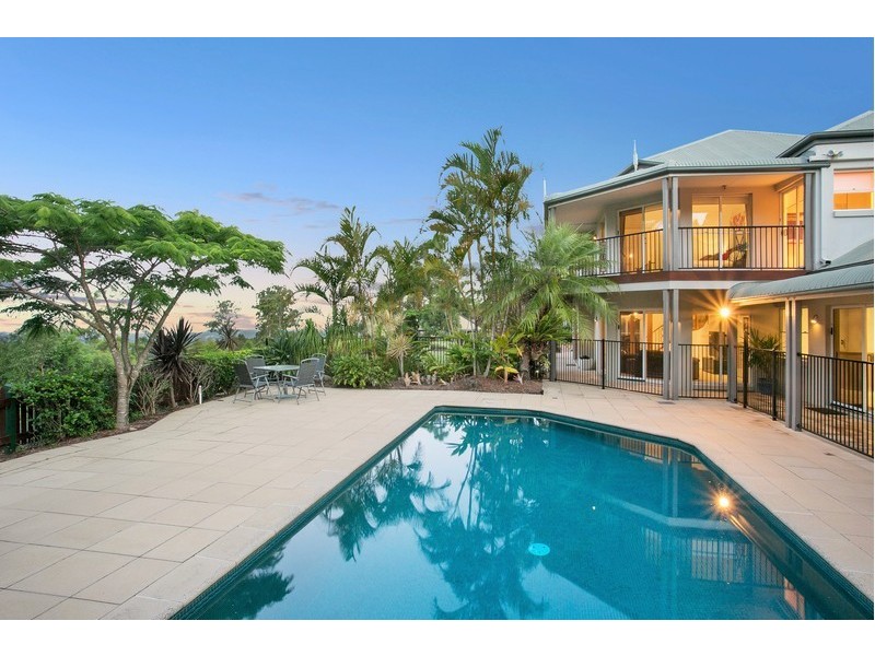 22 Brackenfield Court, Bonogin QLD 4213