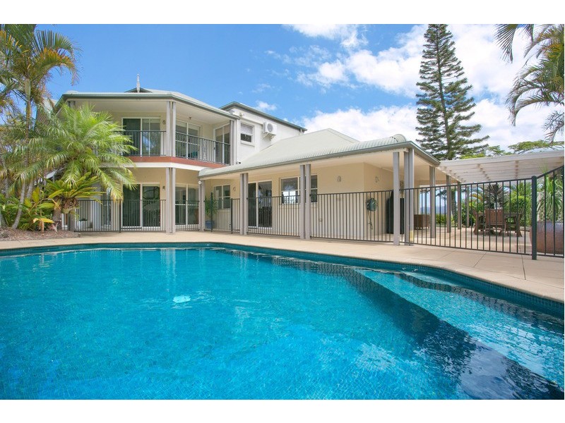 22 Brackenfield Court, Bonogin QLD 4213