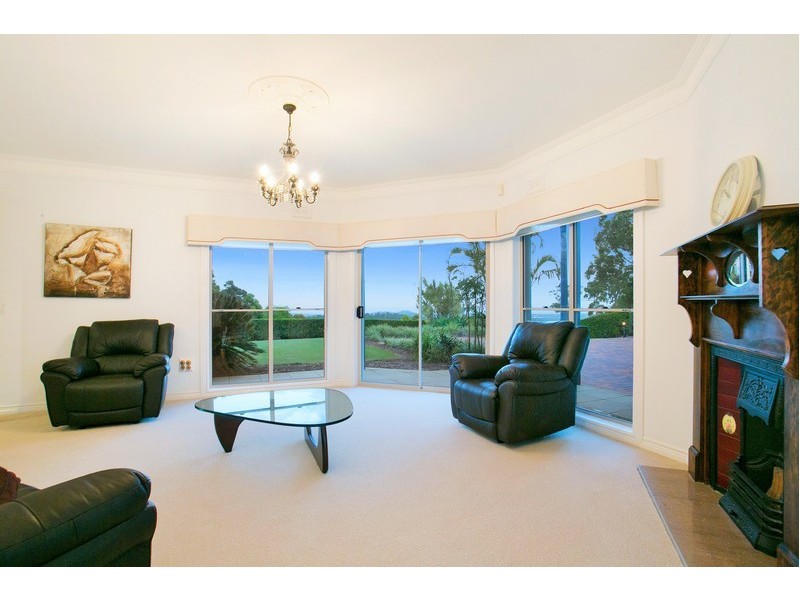 22 Brackenfield Court, Bonogin QLD 4213