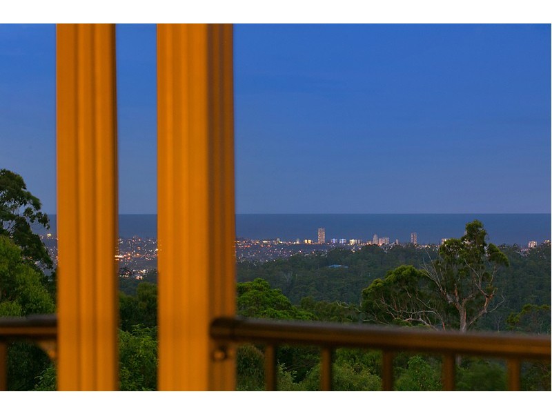 22 Brackenfield Court, Bonogin QLD 4213