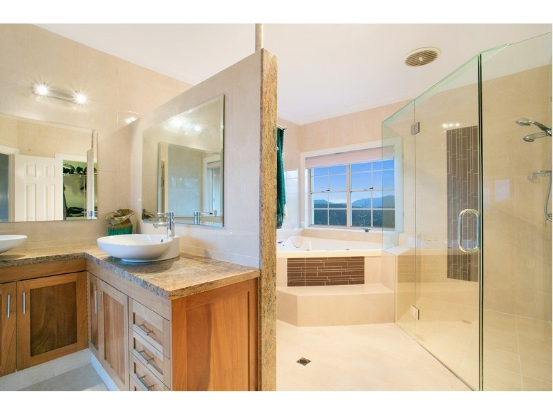 22 Brackenfield Court, Bonogin QLD 4213