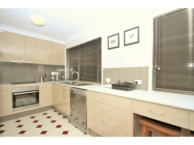 1/27 Twenty Fourth Avenue, Palm Beach QLD 4221
