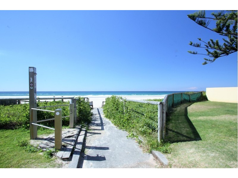1/27 Twenty Fourth Avenue, Palm Beach QLD 4221