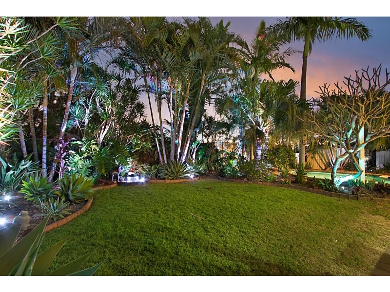 39 Rumrunner Street, Mermaid Waters QLD 4218