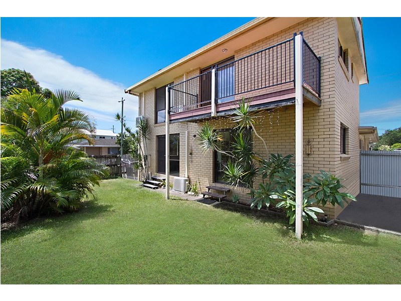 2/2 Albion Avenue, Miami QLD 4220