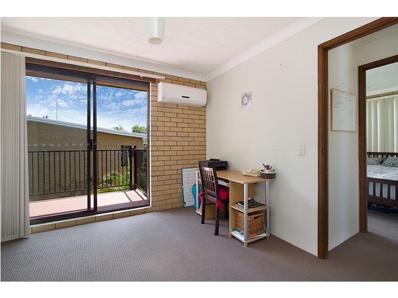 2/2 Albion Avenue, Miami QLD 4220