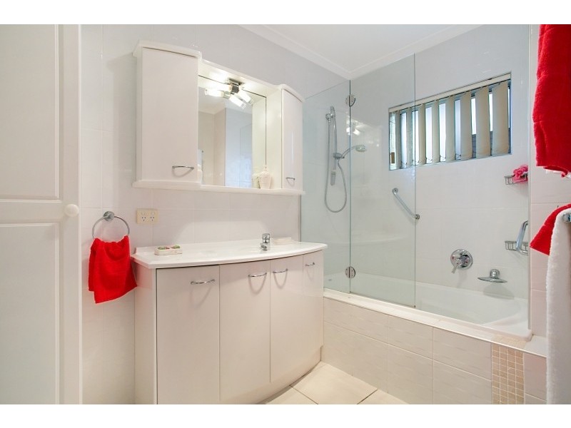 6/70 Marine Parade, Miami QLD 4220