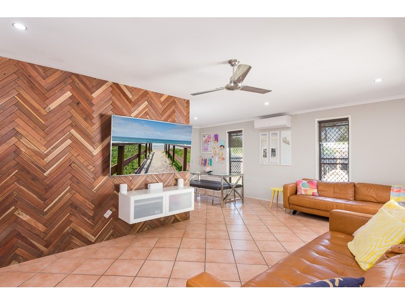 63 Silvabank Drive, Varsity Lakes QLD 4227