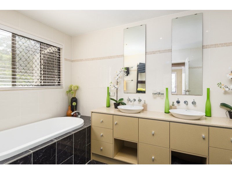 10 Heulan Court, Reedy Creek QLD 4227