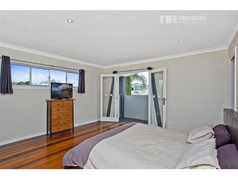 80 Chainey Avenue, Miami QLD 4220