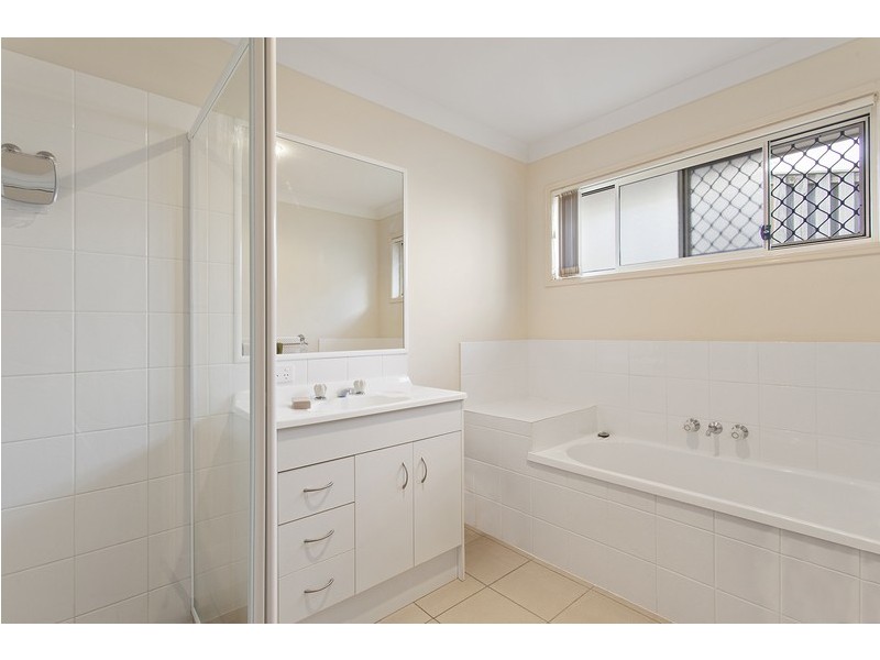 5 Codrington Circuit, Pacific Pines QLD 4211