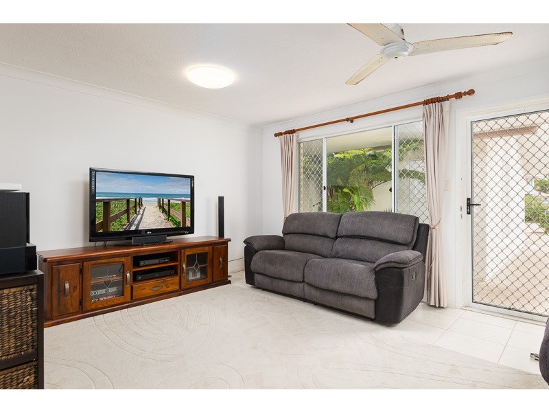 42/2 St Kevins Avenue, Benowa QLD 4217