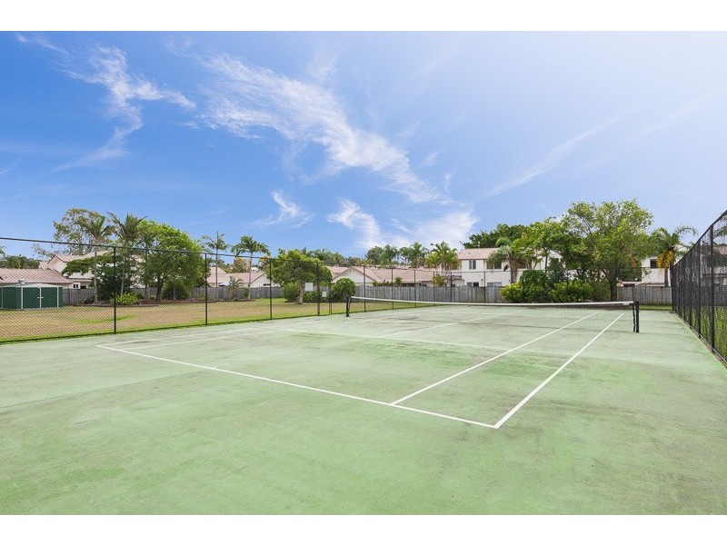 42/2 St Kevins Avenue, Benowa QLD 4217