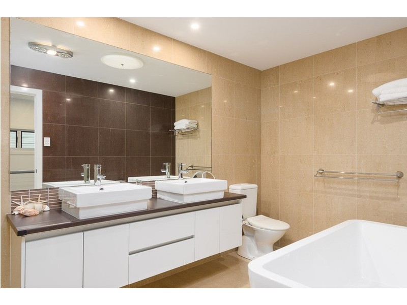 1/65 Albion Avenue, Miami QLD 4220