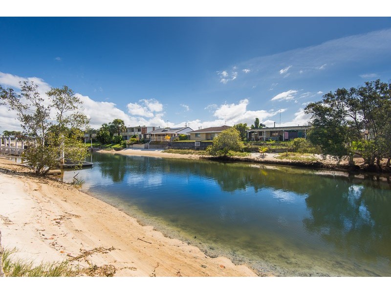 @/3 Miami Key, Broadbeach Waters QLD 4218