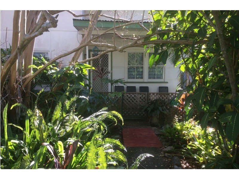 33 Matilda Street, Burleigh Heads QLD 4220