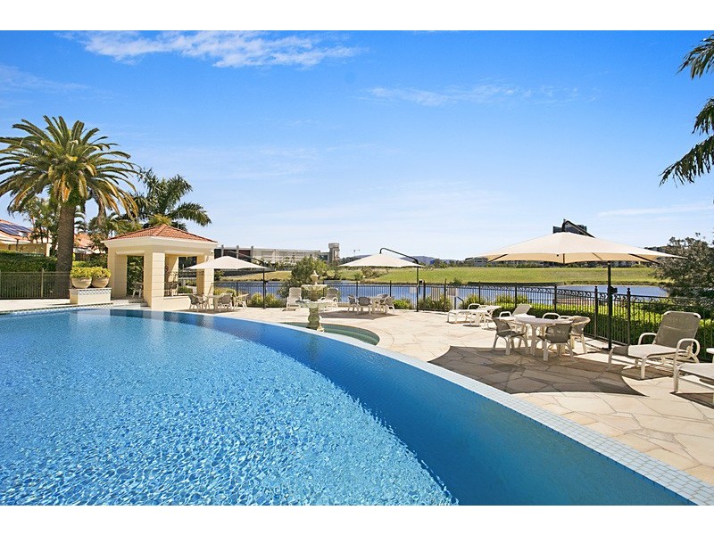 3/3 Robina Town Centre Drive, Robina QLD 4226