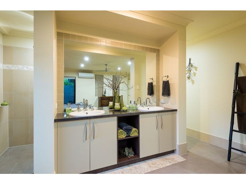 65 Observatory Drive, Reedy Creek QLD 4227