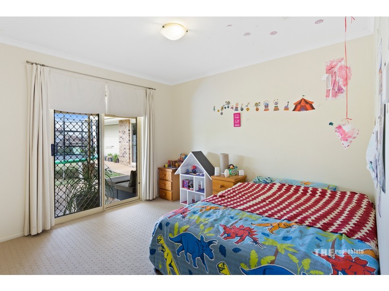 19 Malekula Rise, Pacific Pines QLD 4211