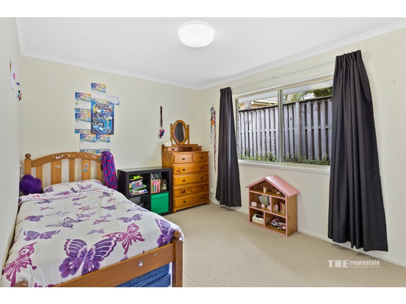 19 Malekula Rise, Pacific Pines QLD 4211