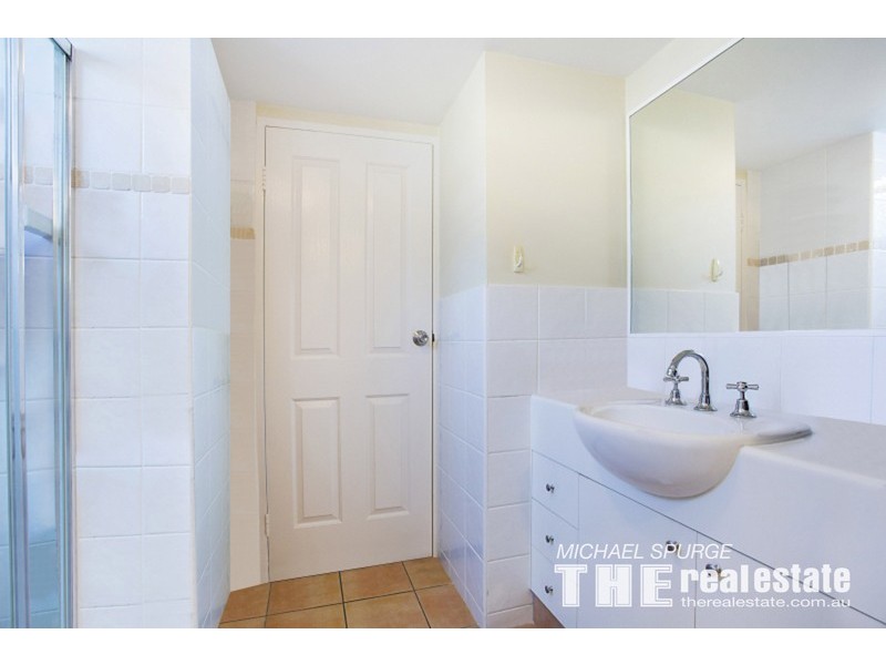 1/2325 Gold Coast Highway, Mermaid Beach QLD 4218