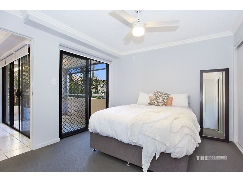 2/1996 Gold Coast Highway, Miami QLD 4220