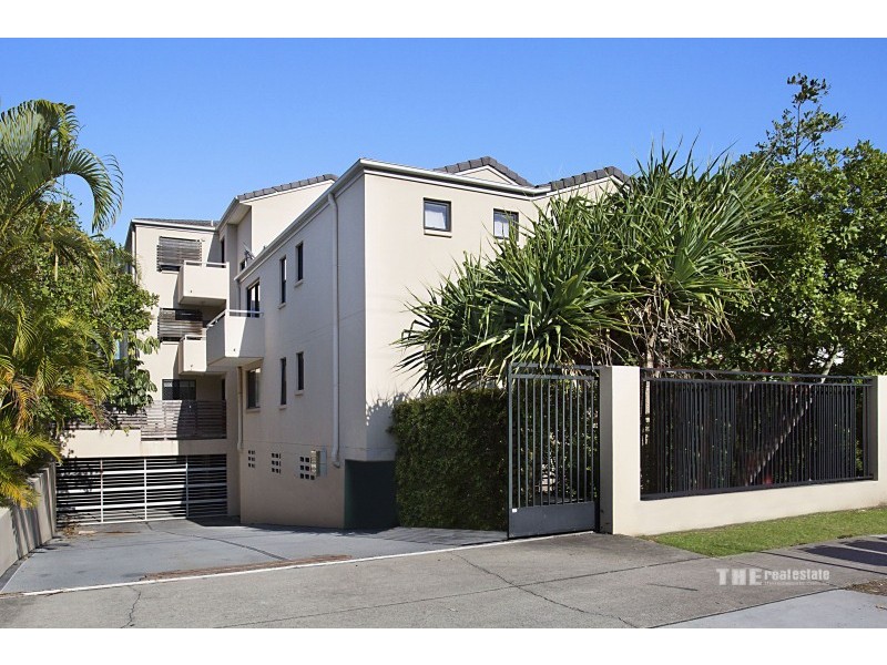 2/1996 Gold Coast Highway, Miami QLD 4220