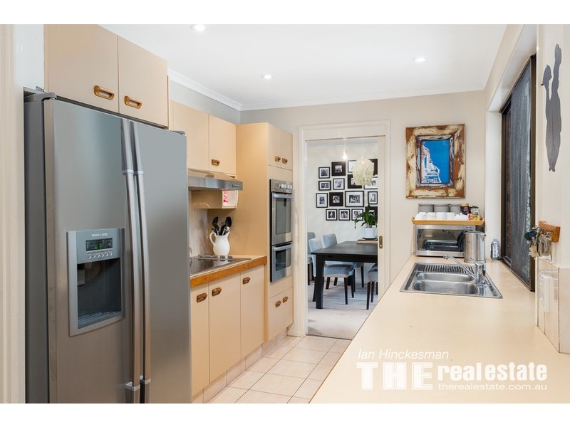 7 Nelson Court, Benowa QLD 4217