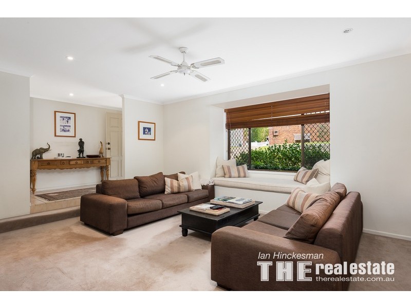 7 Nelson Court, Benowa QLD 4217