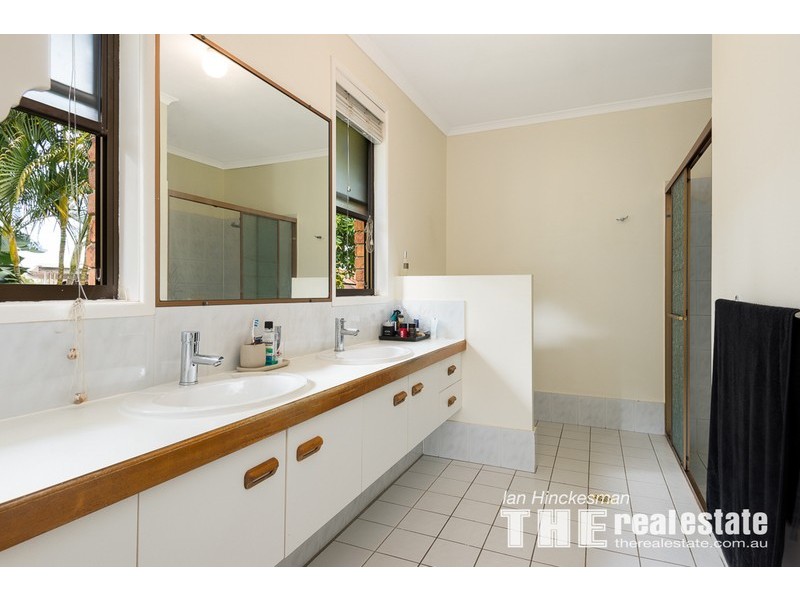 7 Nelson Court, Benowa QLD 4217