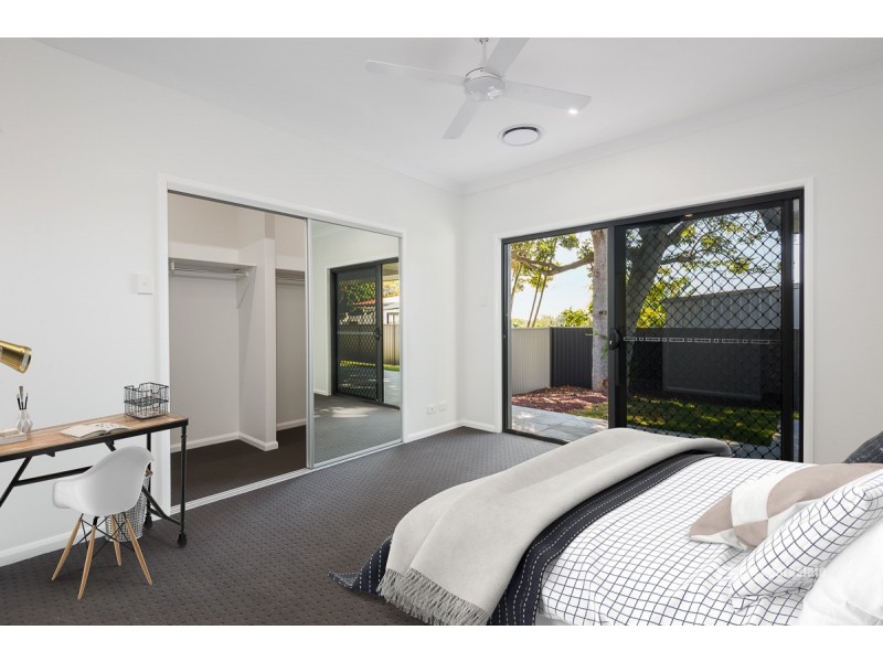 2/109 Central Street, Labrador QLD 4215