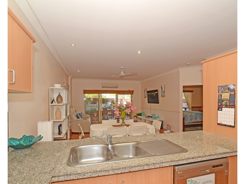 1/7 Sky Royal Terrace, Burleigh Heads QLD 4220