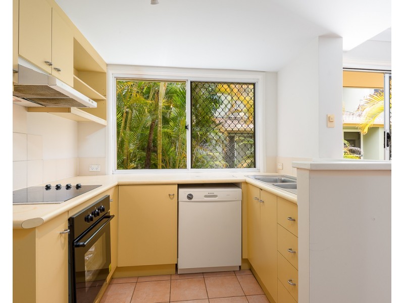 200/215 Cottesloe Drive, Mermaid Waters QLD 4218