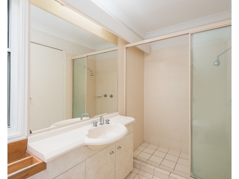 200/215 Cottesloe Drive, Mermaid Waters QLD 4218