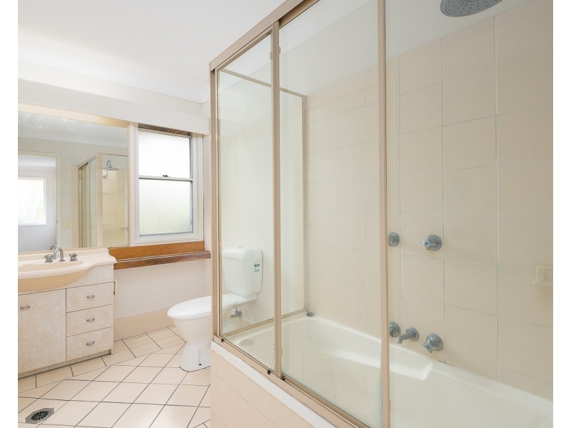 200/215 Cottesloe Drive, Mermaid Waters QLD 4218