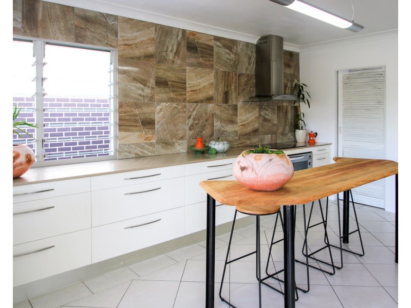 27 Bardon Avenue, Miami QLD 4220