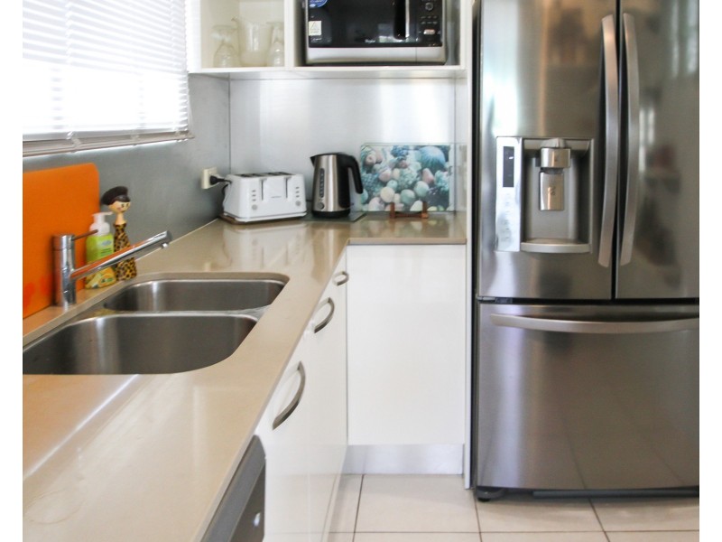 27 Bardon Avenue, Miami QLD 4220