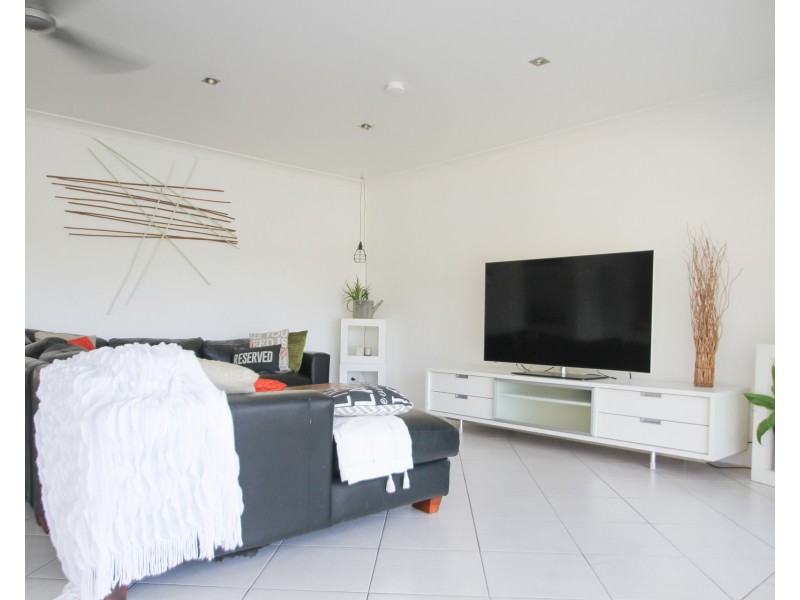 27 Bardon Avenue, Miami QLD 4220