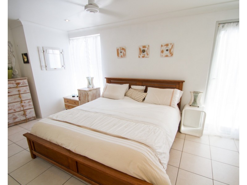 27 Bardon Avenue, Miami QLD 4220