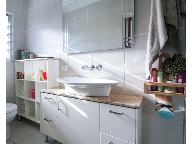 27 Bardon Avenue, Miami QLD 4220