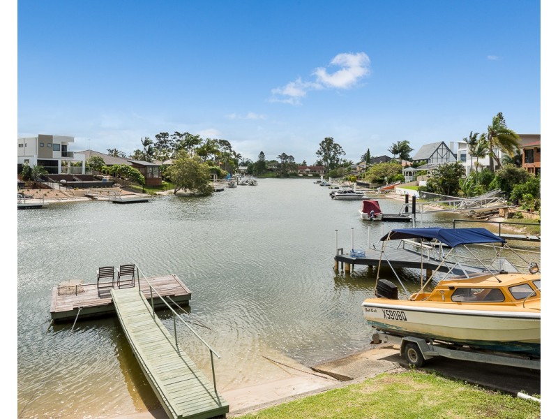 16 Conifer Crescent, Broadbeach Waters QLD 4218
