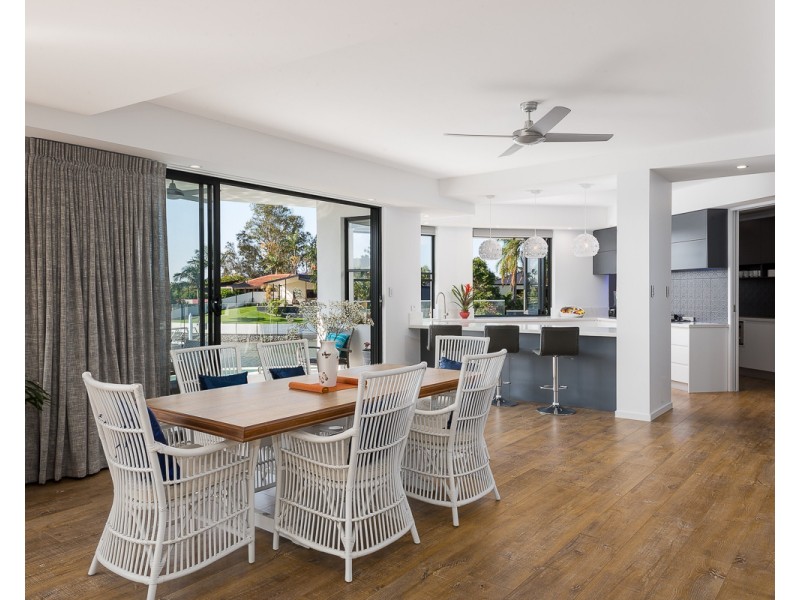 2a Cypress Drive, Broadbeach Waters QLD 4218