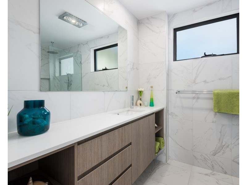 2a Cypress Drive, Broadbeach Waters QLD 4218