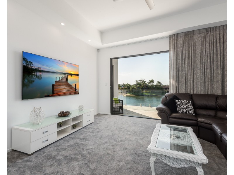 2a Cypress Drive, Broadbeach Waters QLD 4218