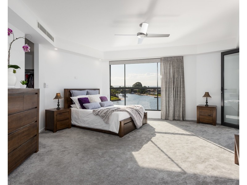 2a Cypress Drive, Broadbeach Waters QLD 4218